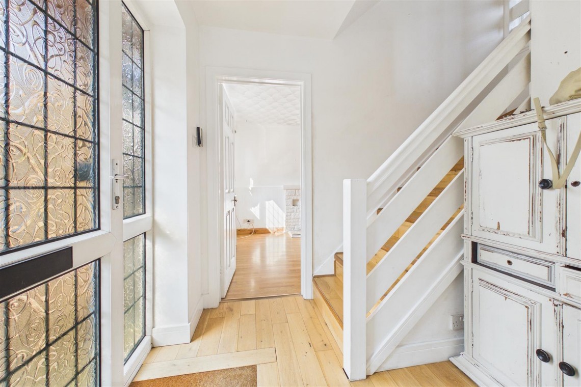 Images for DETACHED HOUSE SET BACK FROM ROAD | BS34