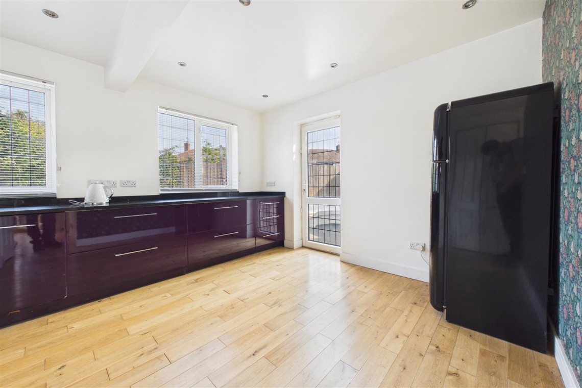 Images for DETACHED HOUSE SET BACK FROM ROAD | BS34