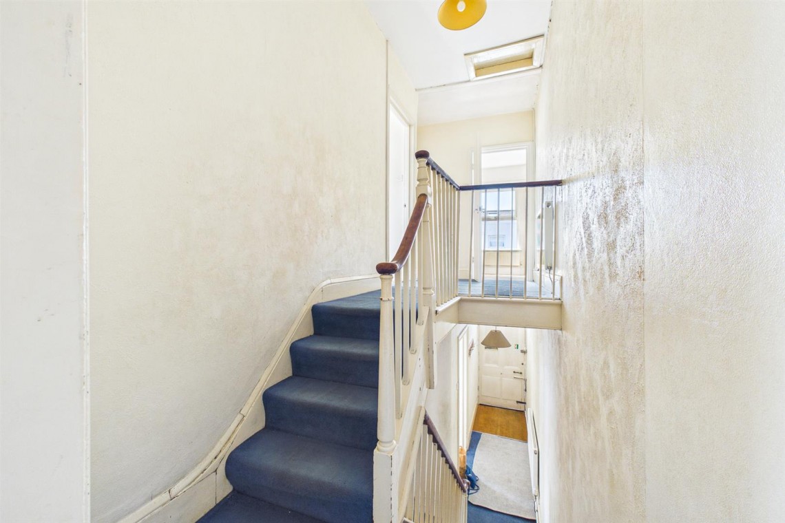 Images for HOUSE FOR MODERNISATION | MARLE HILL GL50