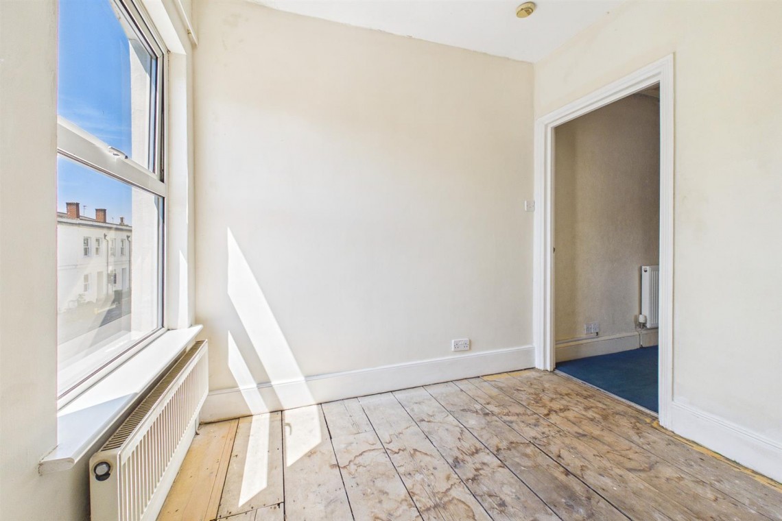 Images for HOUSE FOR MODERNISATION | MARLE HILL GL50
