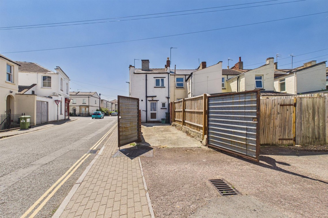 Images for HOUSE FOR MODERNISATION | MARLE HILL GL50