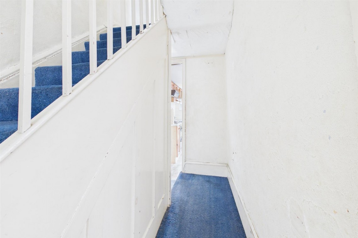Images for HOUSE FOR MODERNISATION | MARLE HILL GL50