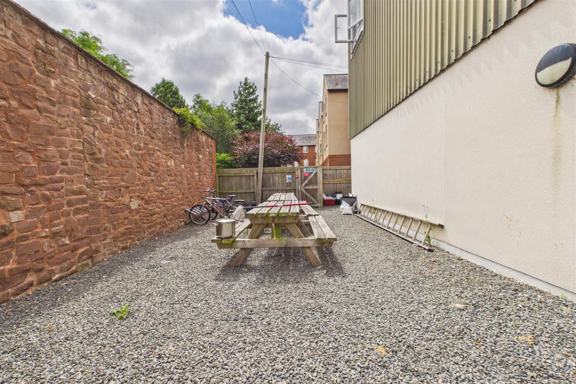 Images for FREEHOLD BLOCK | 25 FLATS | £182K PA