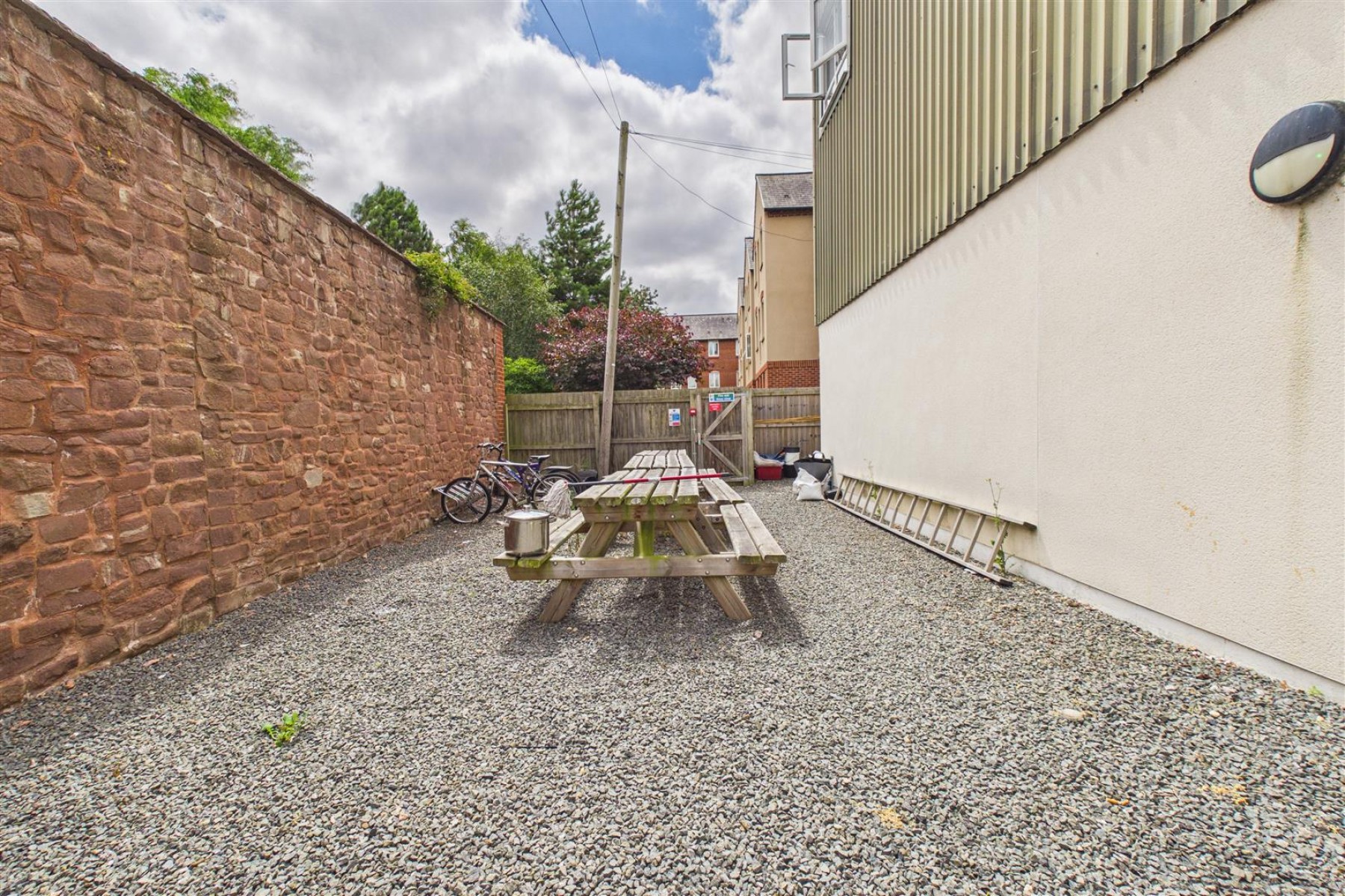 Images for FREEHOLD BLOCK | 25 FLATS | £182K PA