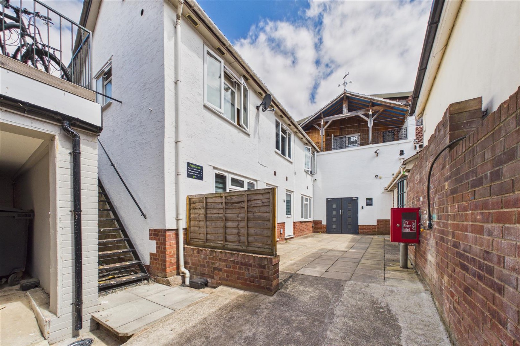 Images for FREEHOLD BLOCK | 25 FLATS | £182K PA