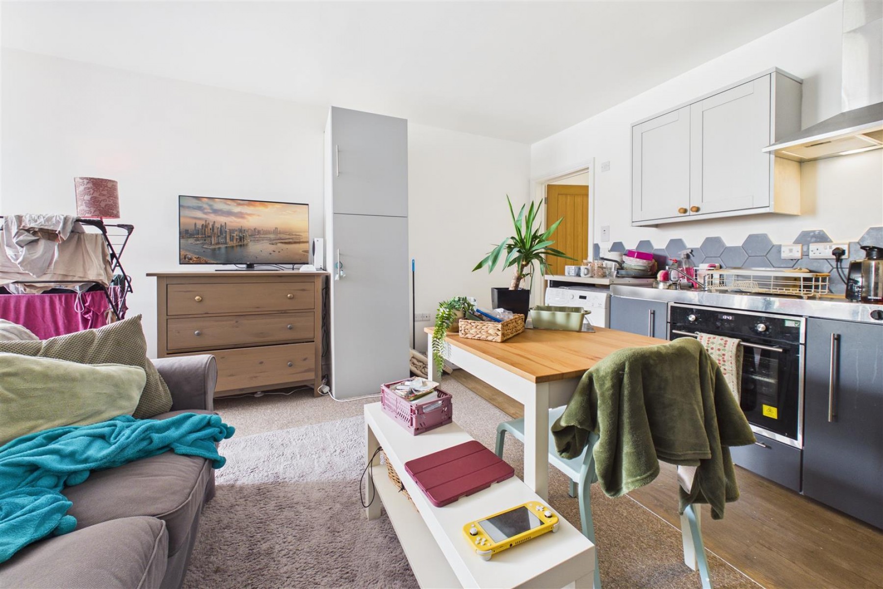 Images for FREEHOLD BLOCK | 25 FLATS | £182K PA