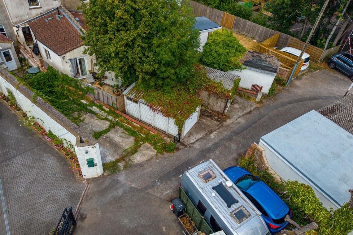 Images for FREEHOLD SINGLE GARAGE | CLIFTON