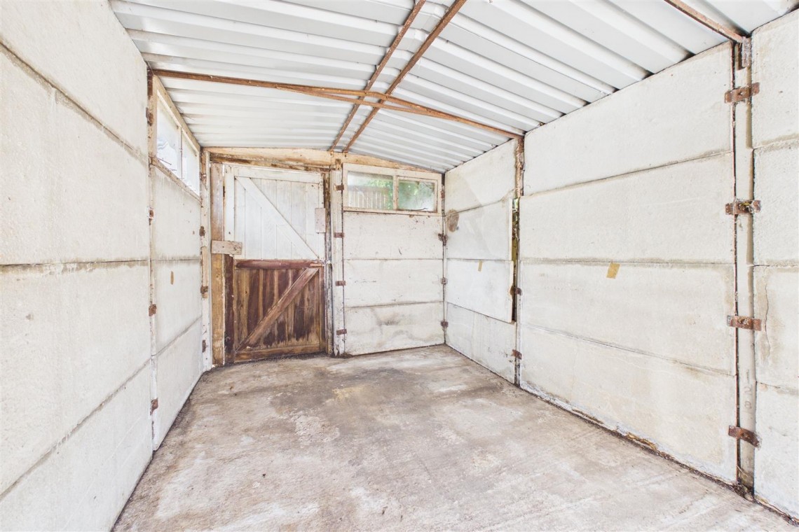 Images for FREEHOLD SINGLE GARAGE | CLIFTON