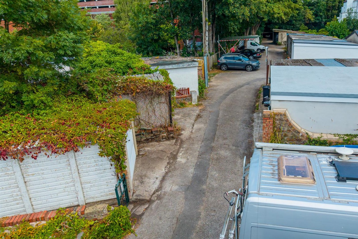 Images for FREEHOLD SINGLE GARAGE | CLIFTON