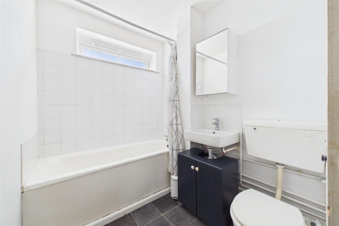 Images for COSMETIC UPDATING | REDUCED | BS5