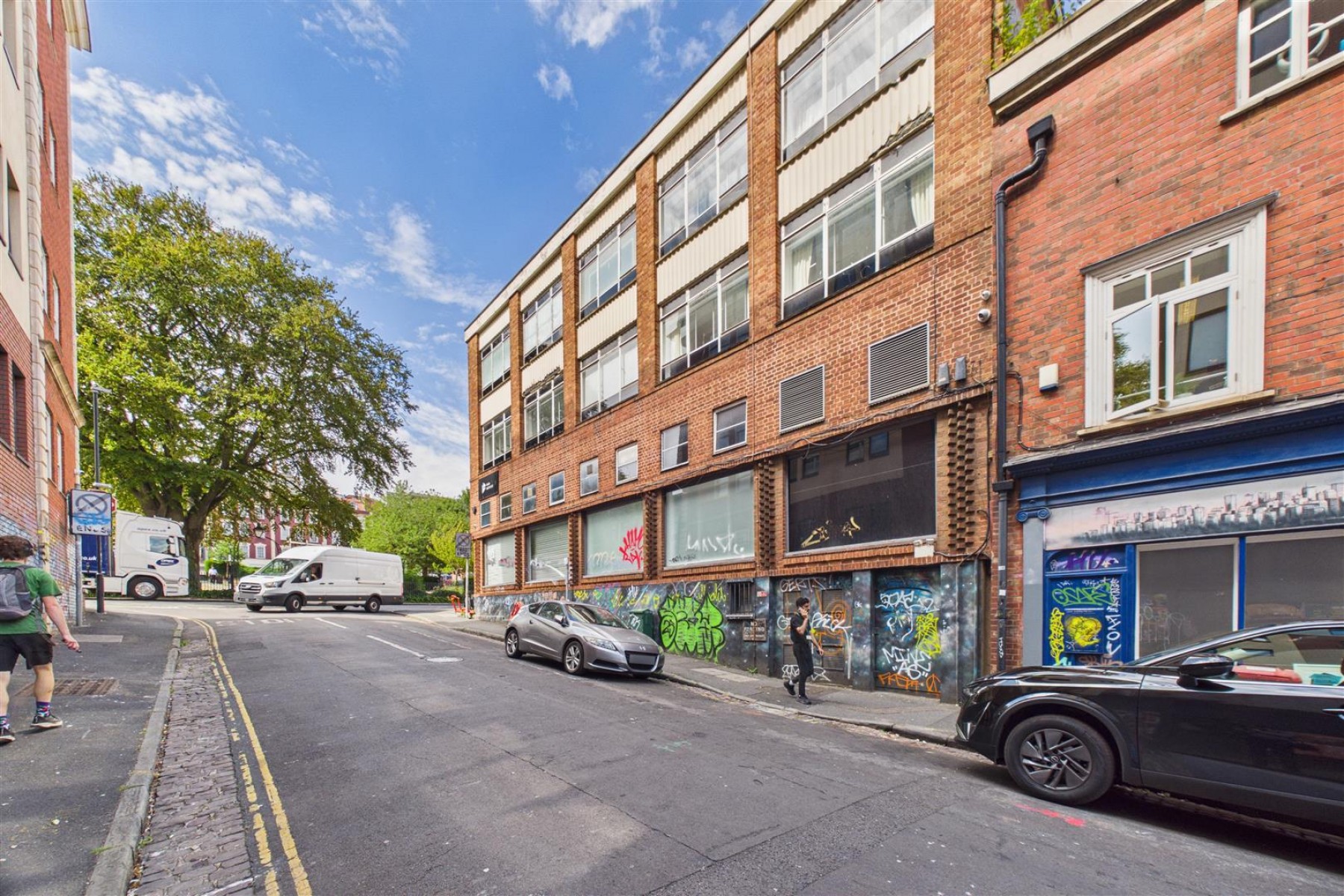 Images for LARGE COMMERCIAL BUILDING | BS2