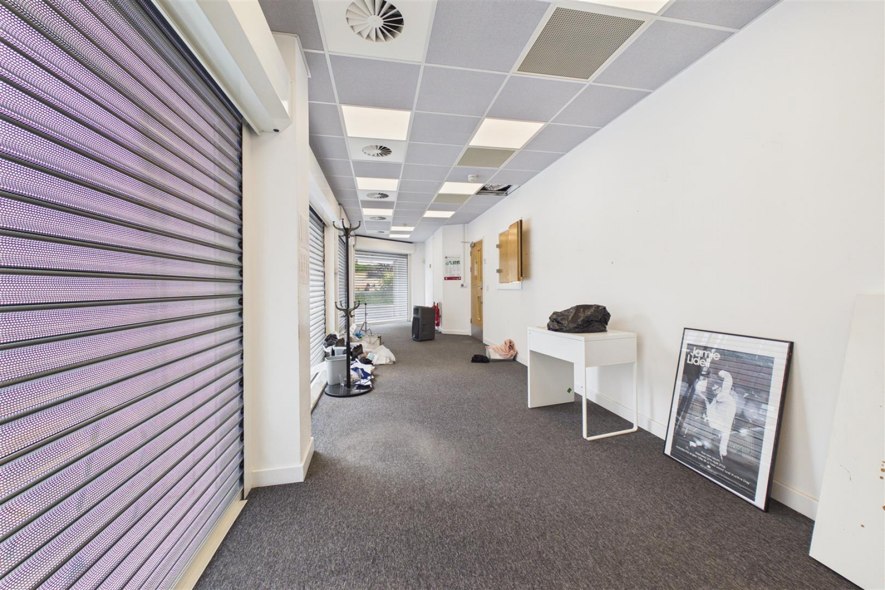 Images for LARGE COMMERCIAL BUILDING | BS2