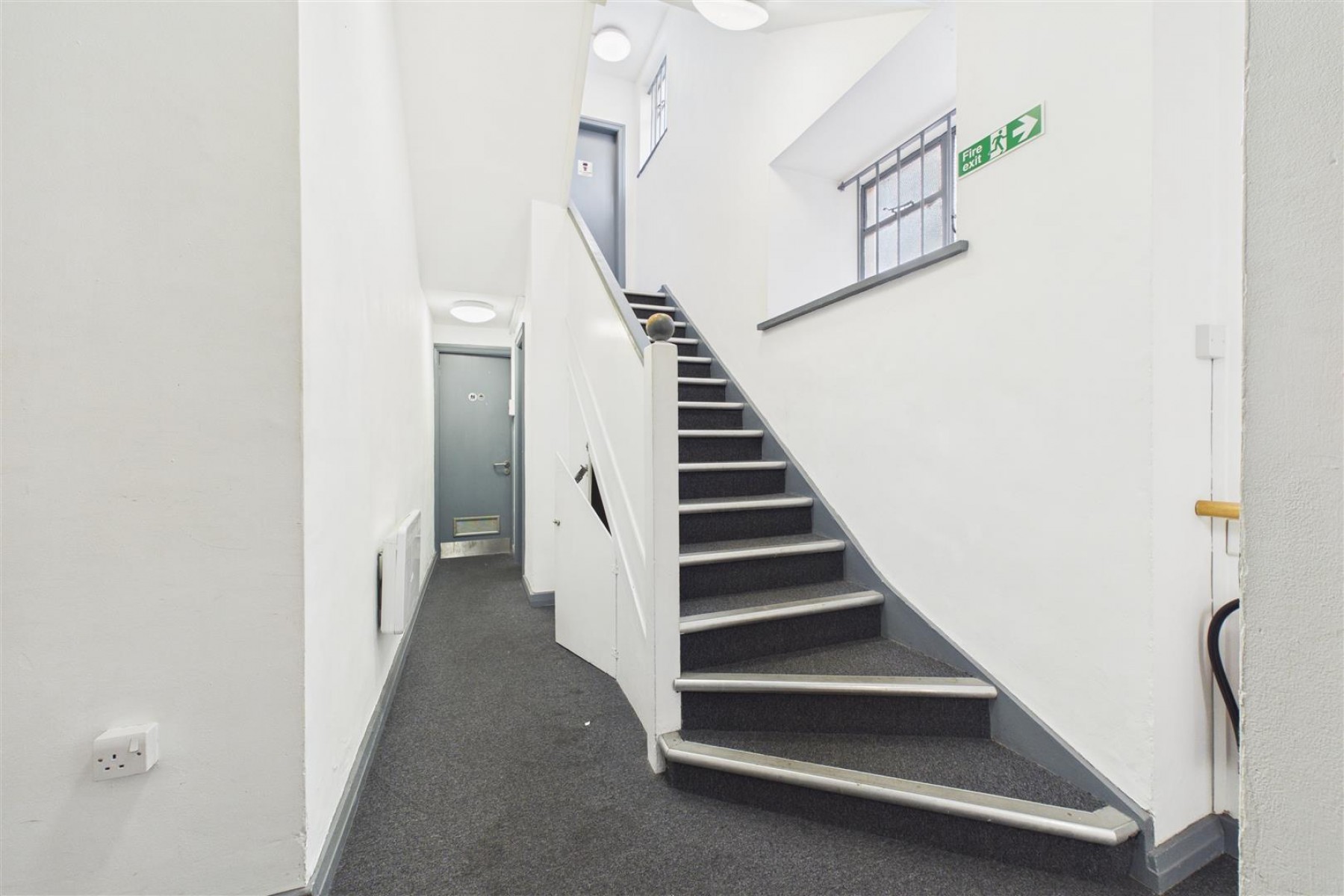 Images for LARGE COMMERCIAL BUILDING | BS2