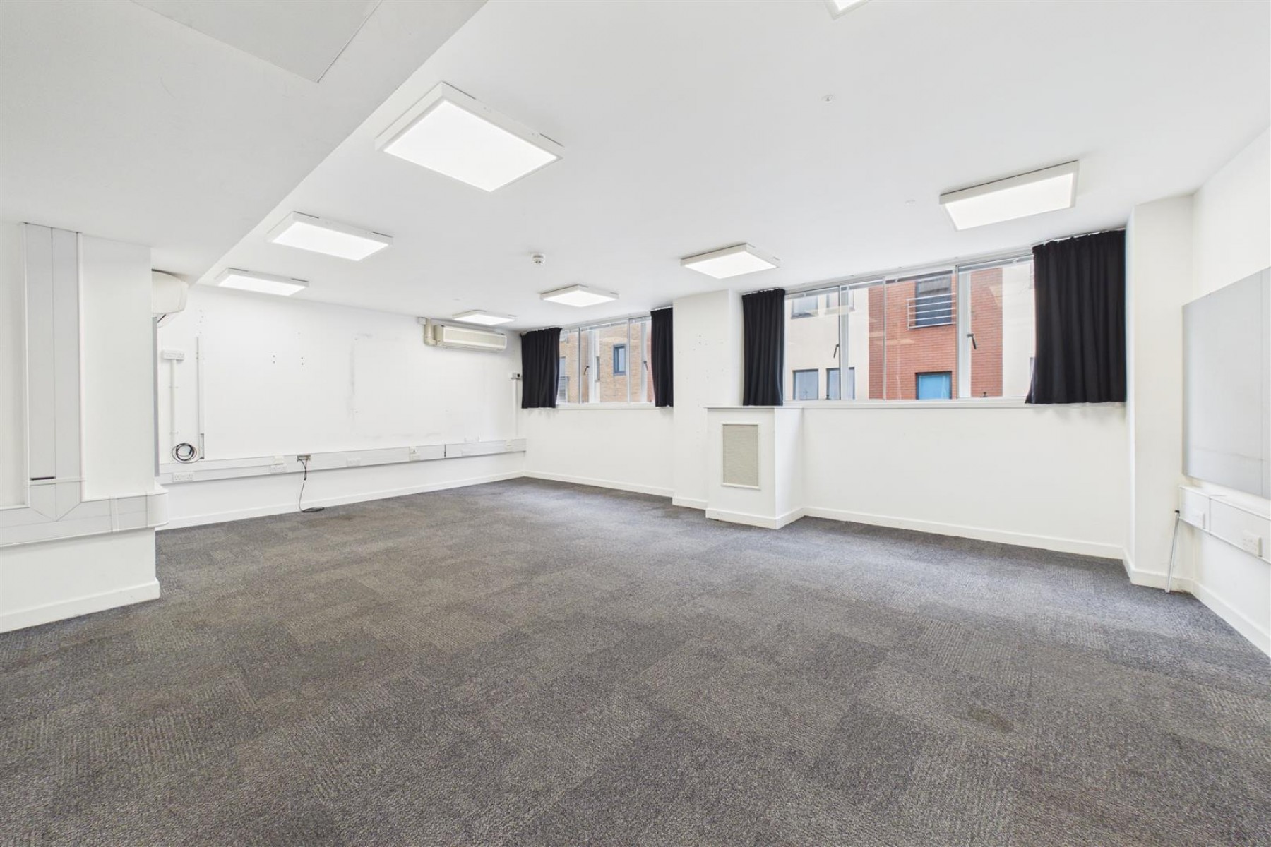 Images for LARGE COMMERCIAL BUILDING | BS2