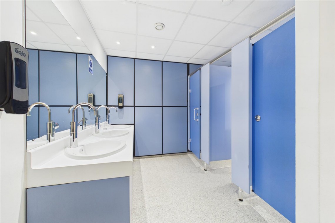 Images for LARGE COMMERCIAL BUILDING | BS2
