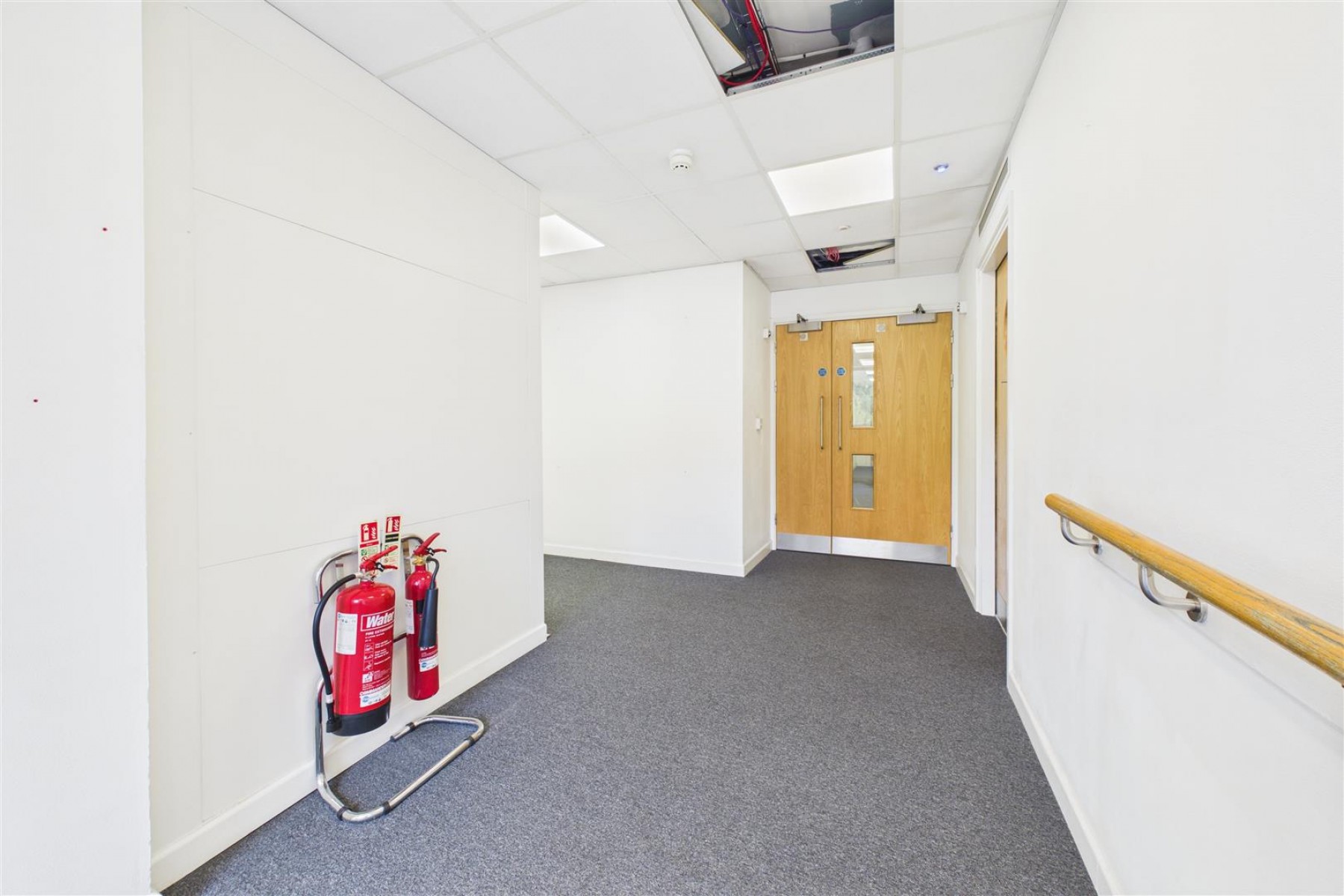 Images for LARGE COMMERCIAL BUILDING | BS2