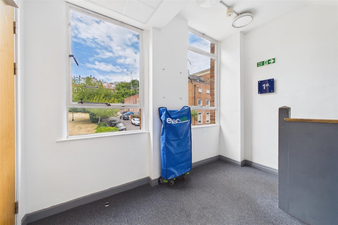 Images for LARGE COMMERCIAL BUILDING | BS2