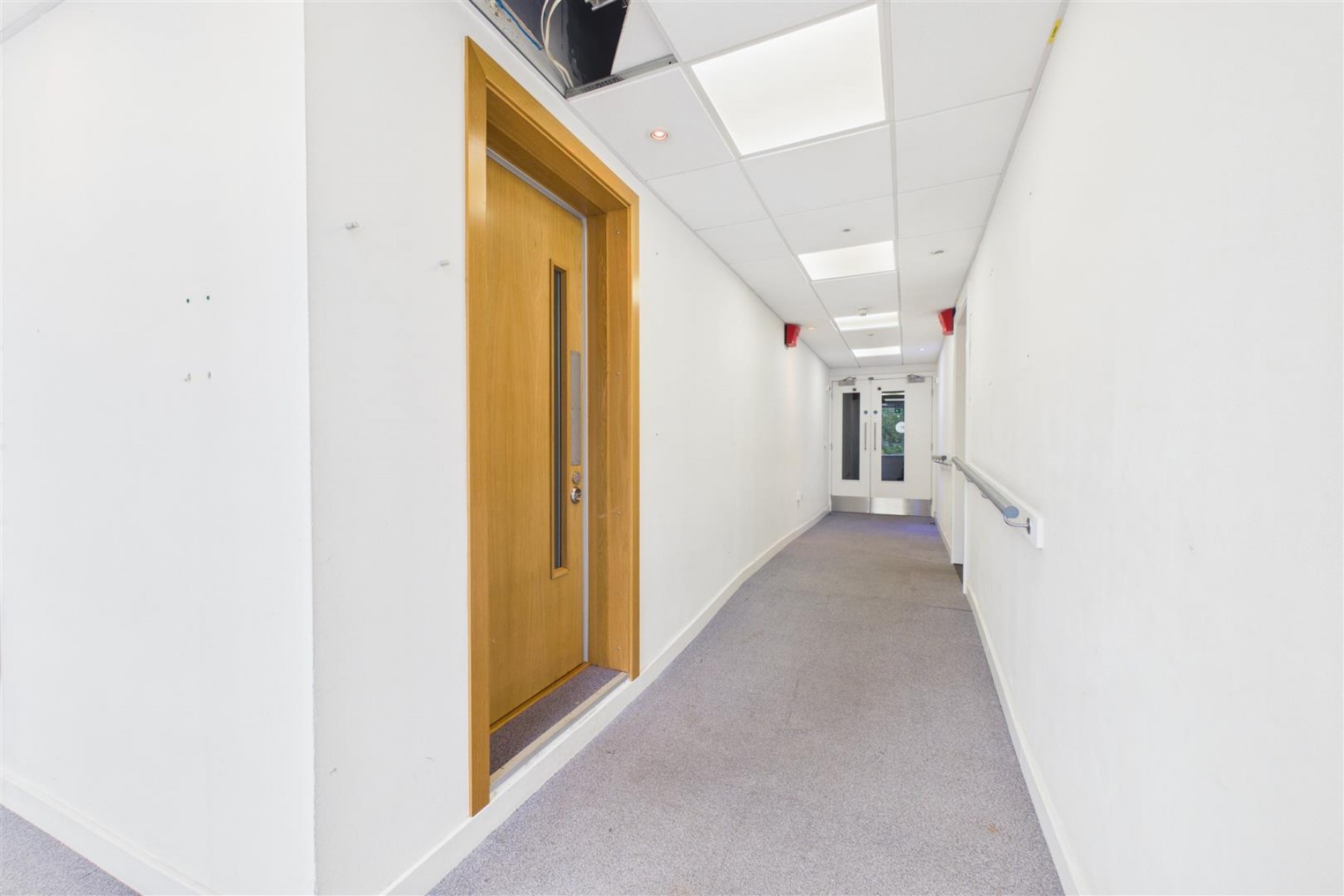 Images for LARGE COMMERCIAL BUILDING | BS2