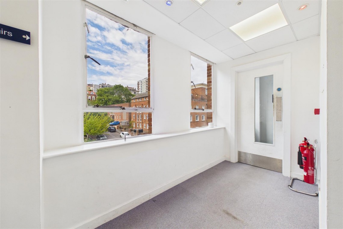 Images for LARGE COMMERCIAL BUILDING | BS2
