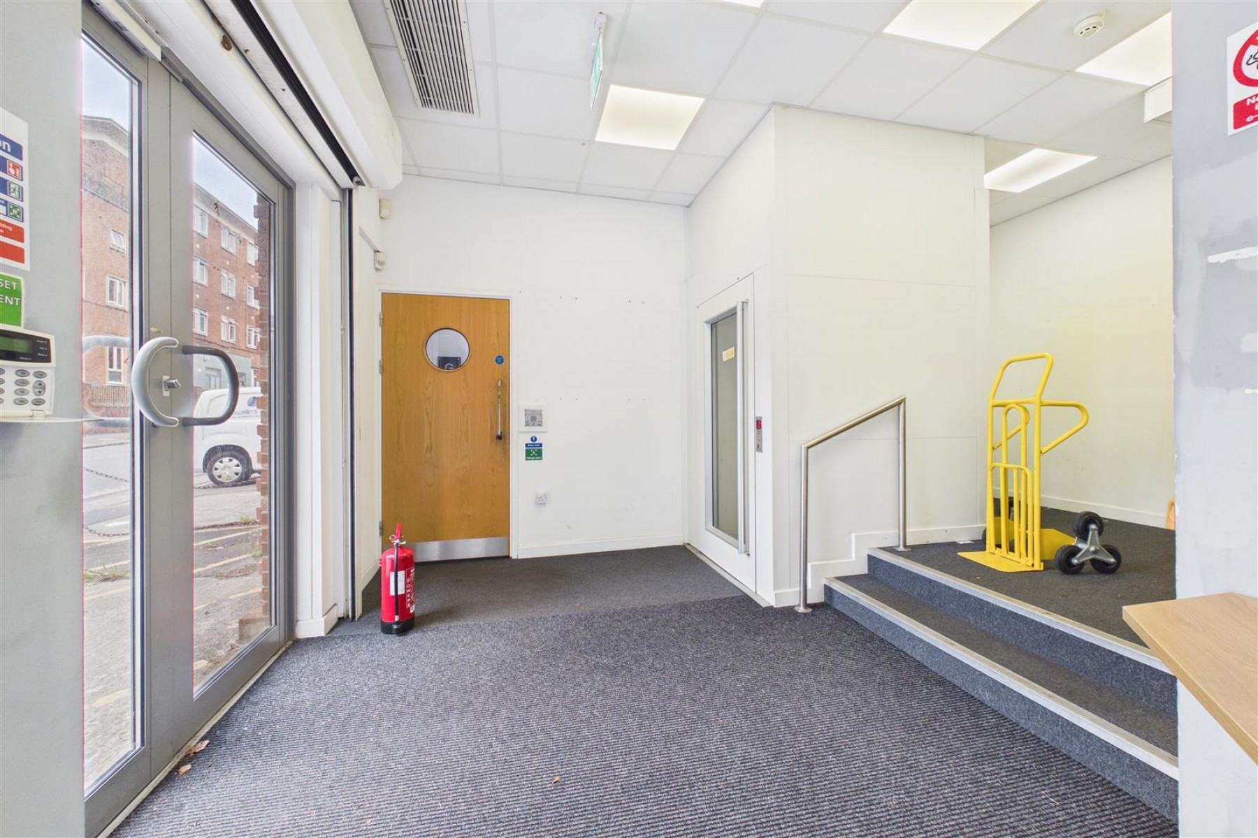 Images for LARGE COMMERCIAL BUILDING | BS2