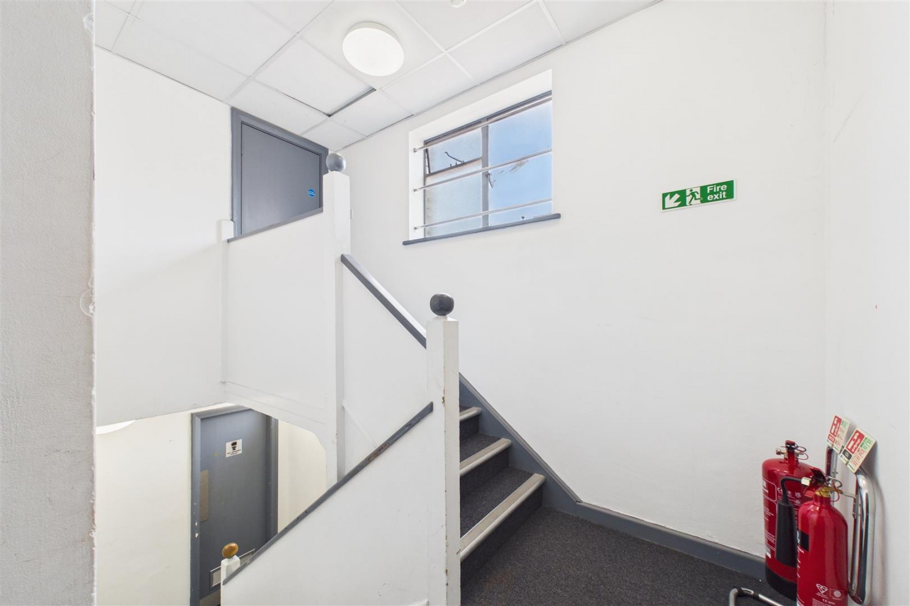 Images for LARGE COMMERCIAL BUILDING | BS2