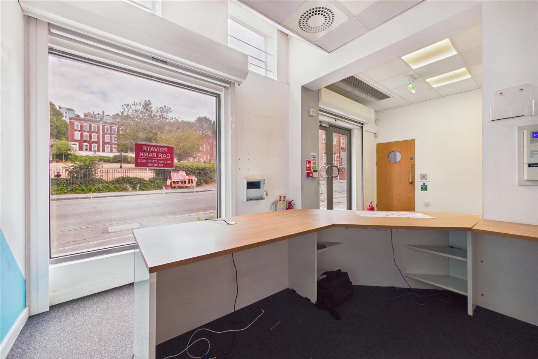 Images for LARGE COMMERCIAL BUILDING | BS2