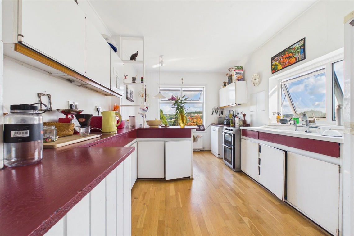 Images for LARGE GARDEN | VIEWS | WAS £695K