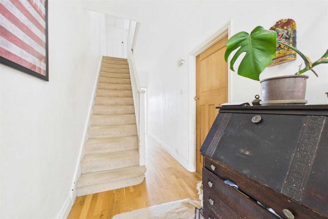 Images for LARGE GARDEN | VIEWS | WAS £695K