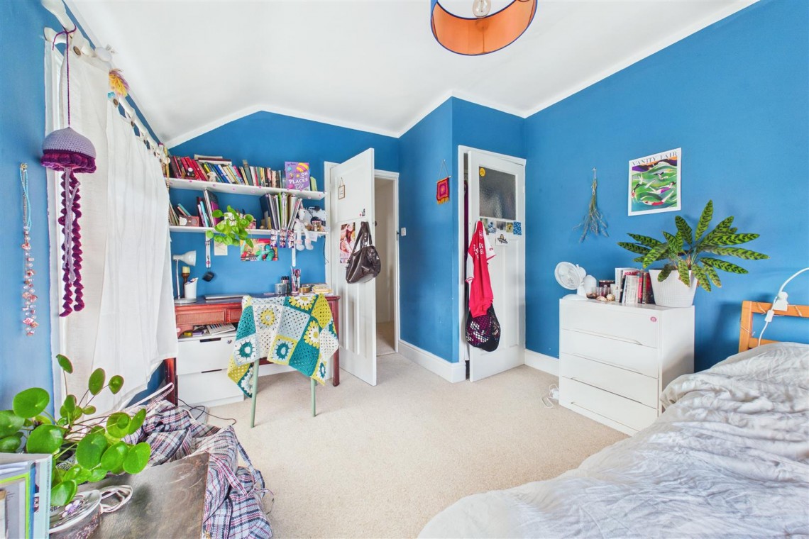Images for LARGE GARDEN | VIEWS | WAS £695K