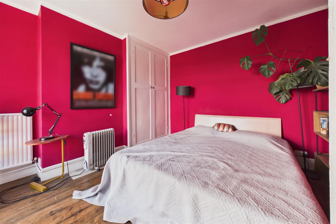 Images for LARGE GARDEN | VIEWS | WAS £695K
