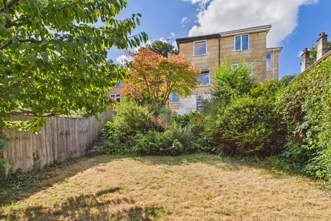Images for LARGE GARDEN | VIEWS | WAS £695K