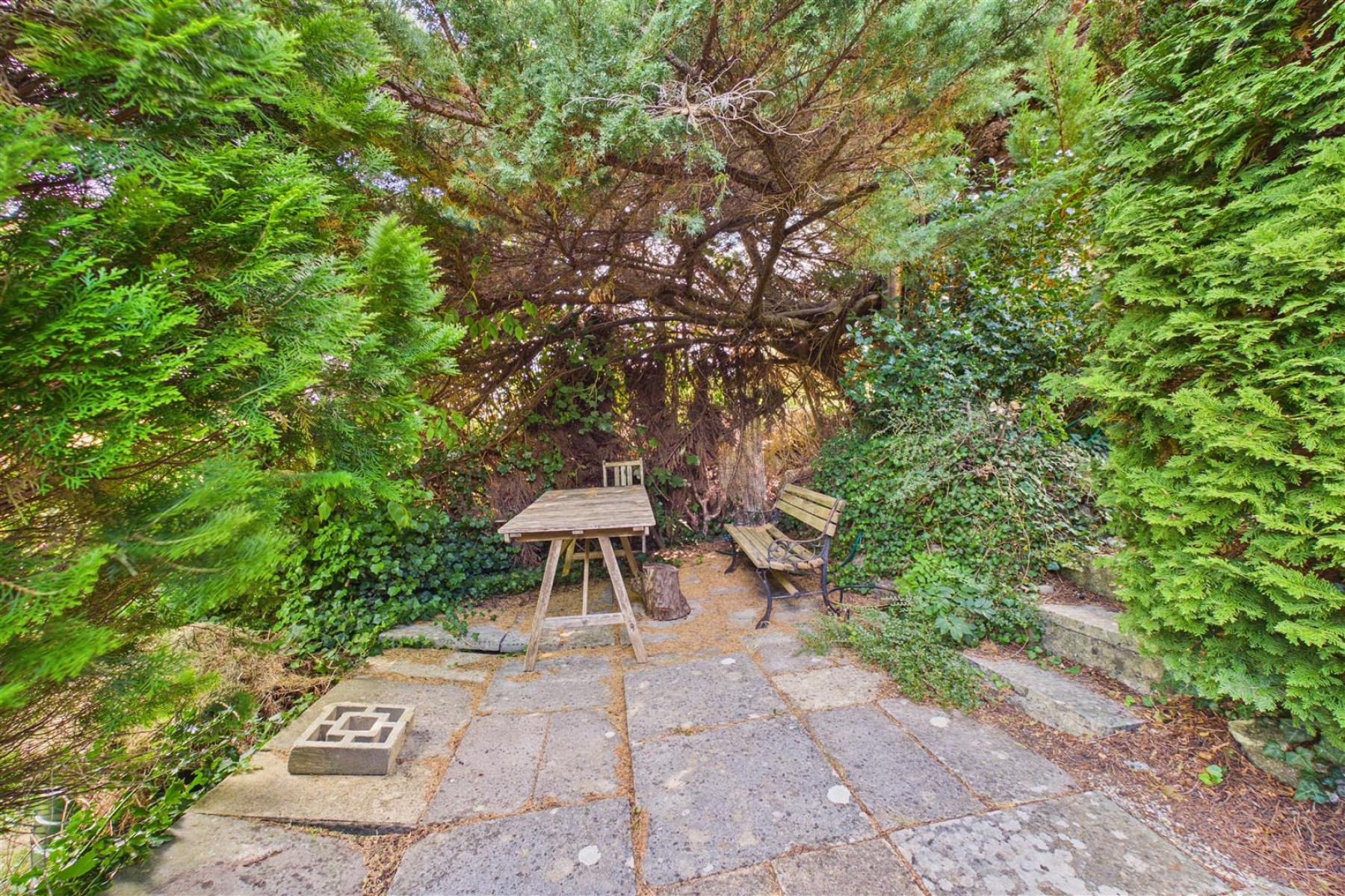 Images for LARGE GARDEN | VIEWS | WAS £695K