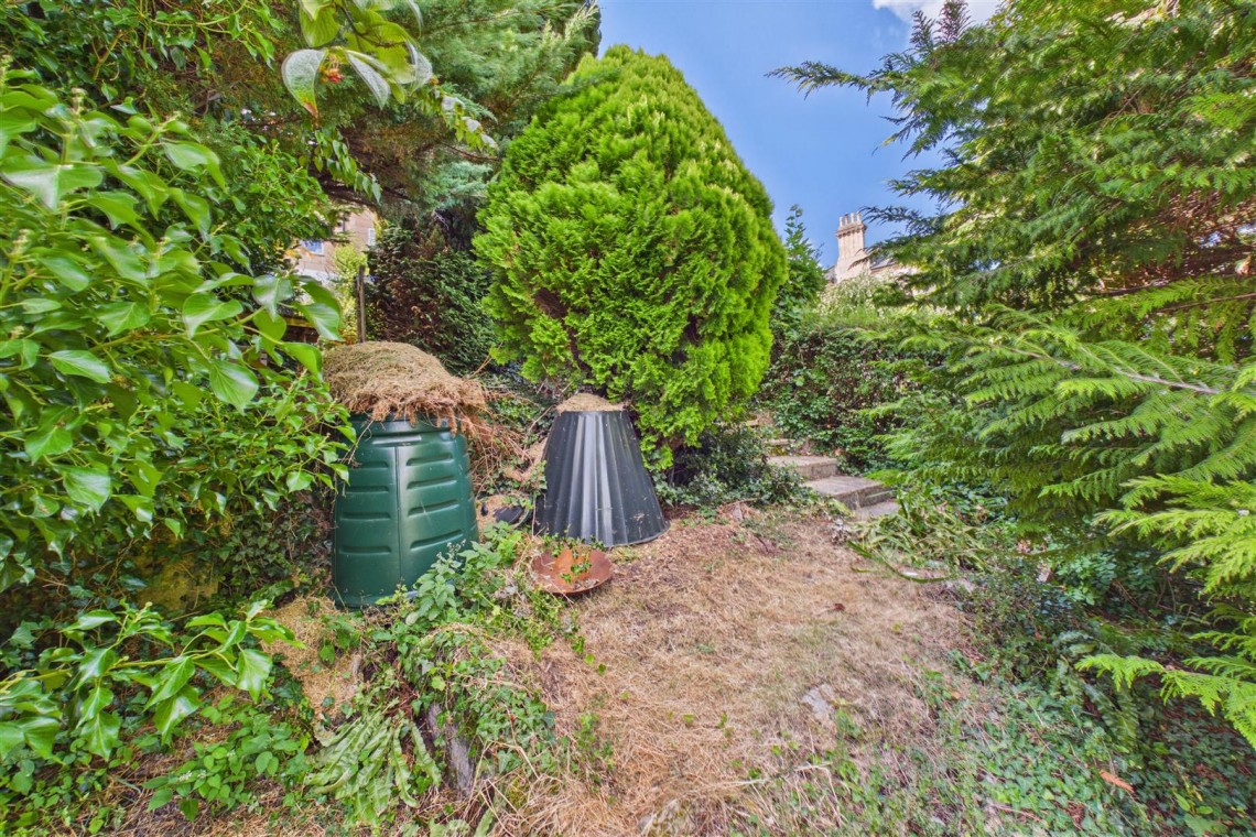 Images for LARGE GARDEN | VIEWS | WAS £695K