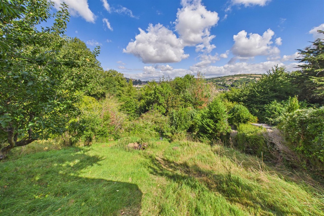 Images for LARGE GARDEN | VIEWS | WAS £695K