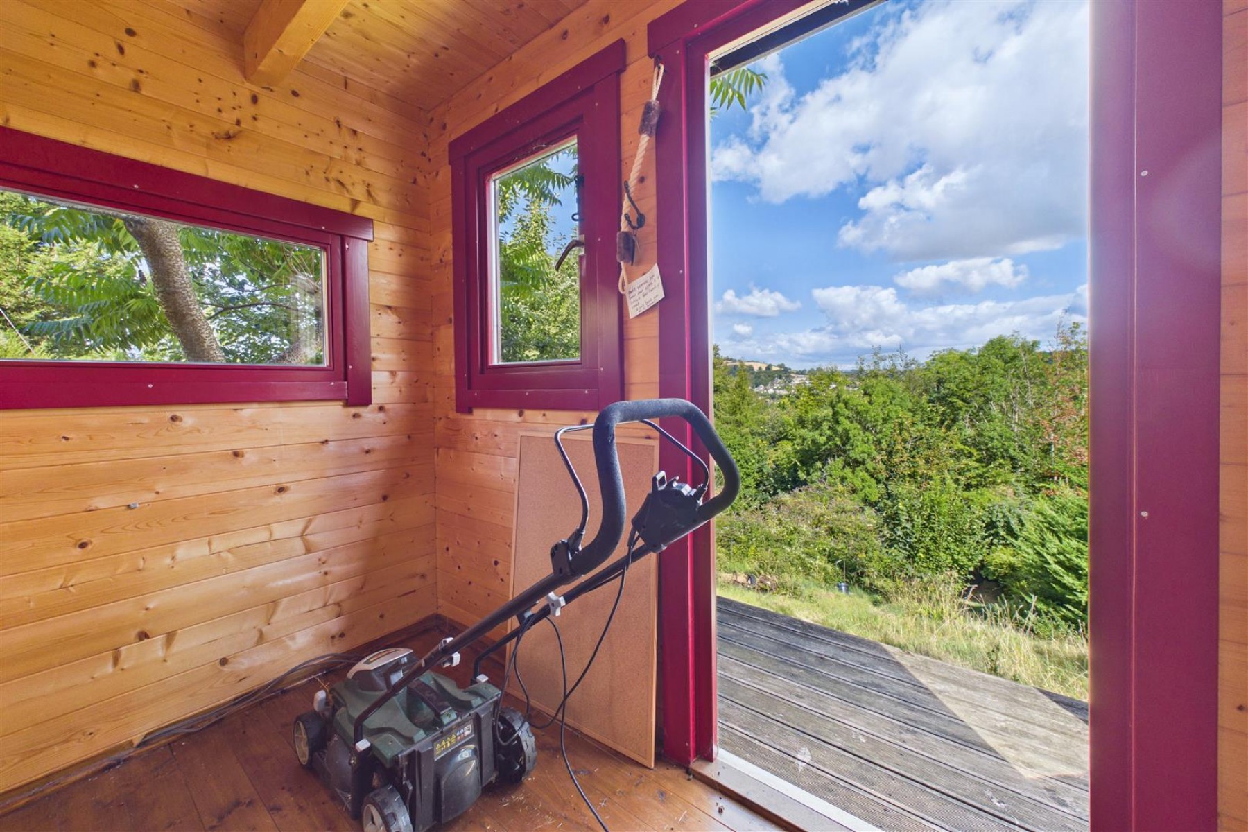 Images for LARGE GARDEN | VIEWS | WAS £695K