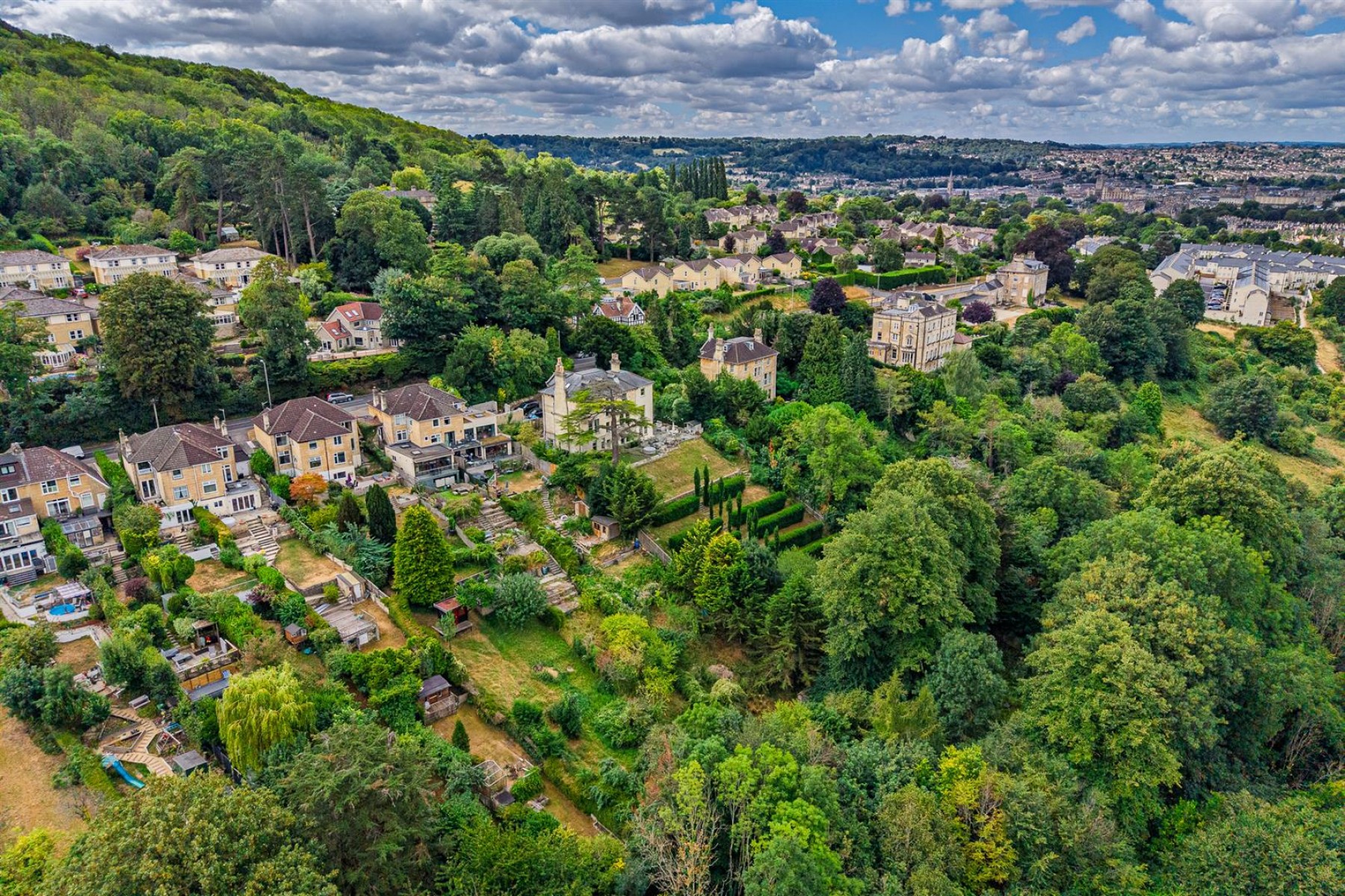Images for LARGE GARDEN | VIEWS | WAS £695K