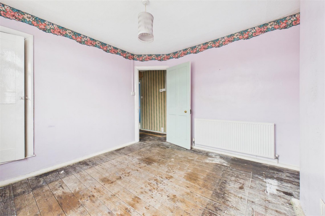 Images for 2 X SEMI DETACHED | UPDATING | BS30