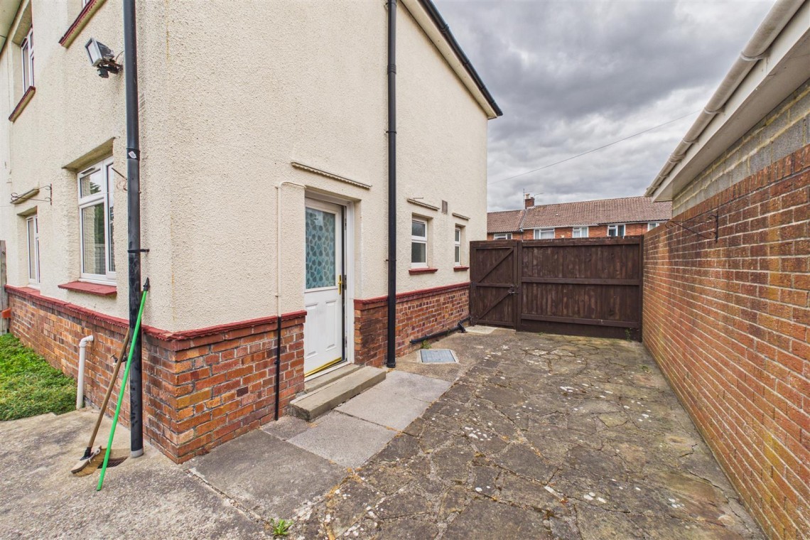 Images for 2 X SEMI DETACHED | UPDATING | BS30