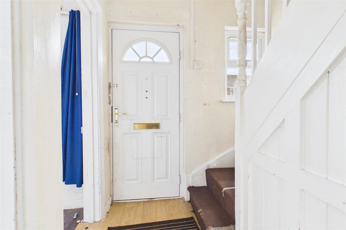Images for 2 X SEMI DETACHED | UPDATING | BS30