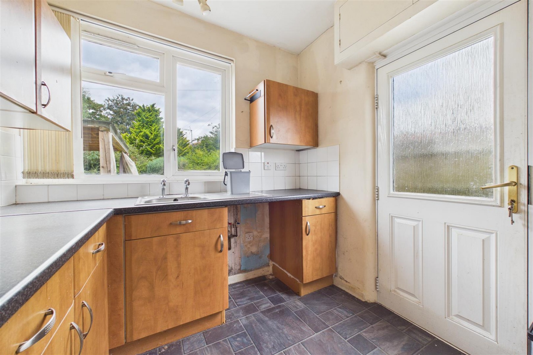 Images for 2 X SEMI DETACHED | UPDATING | BS30