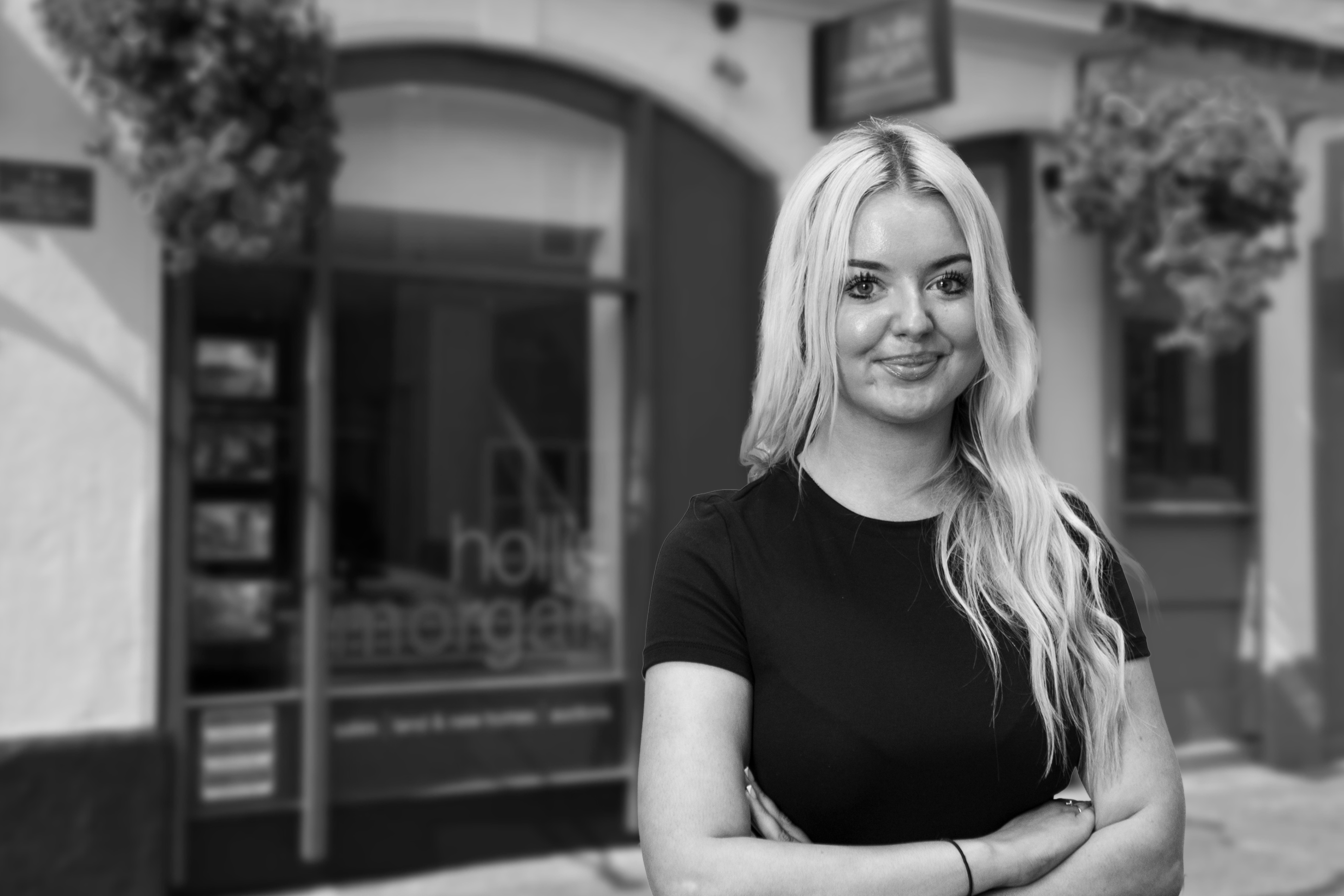 Ava  Carnew, Auction Operations Coordinator