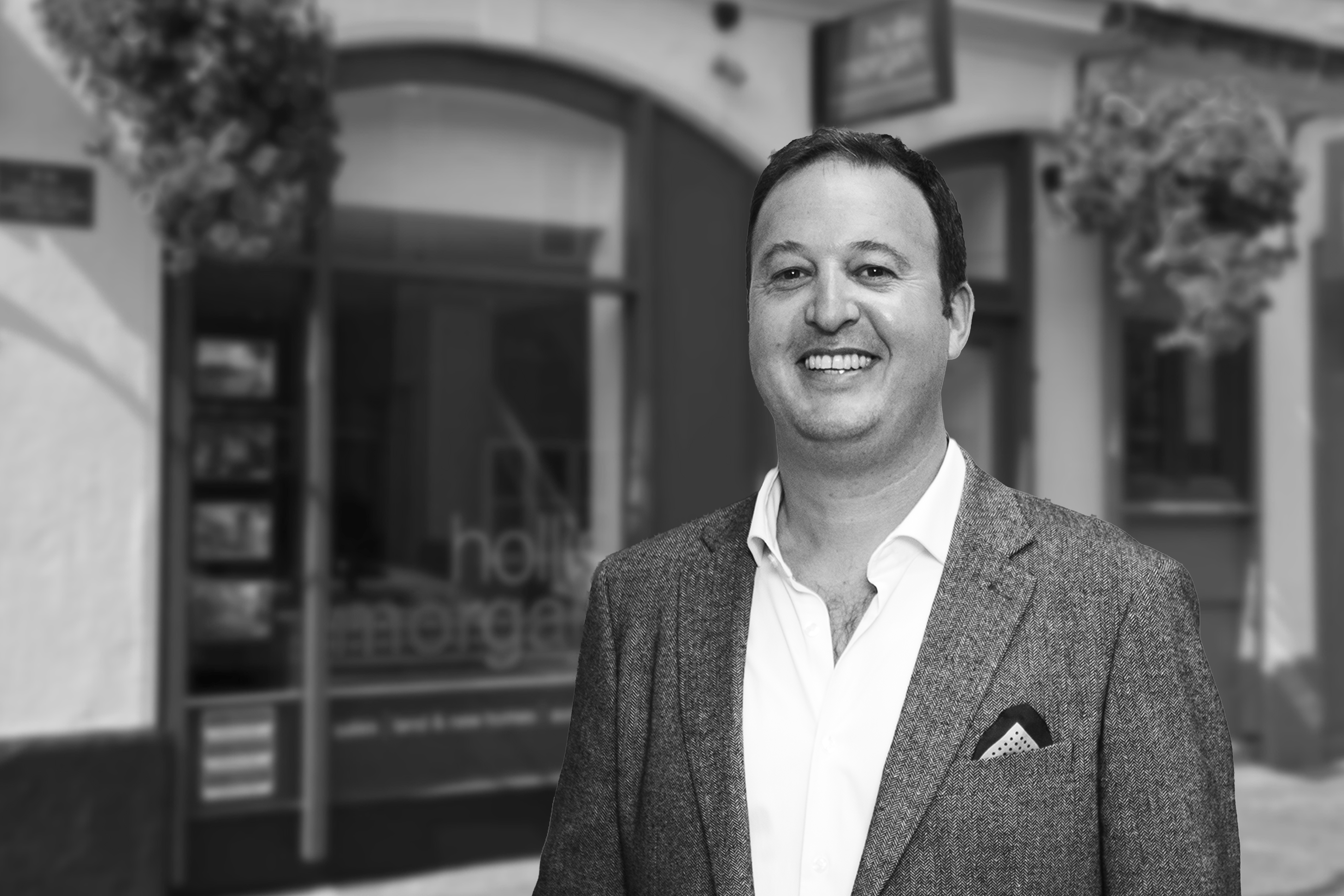 Olly Hollis, Director, Auctioneer & Valuer
